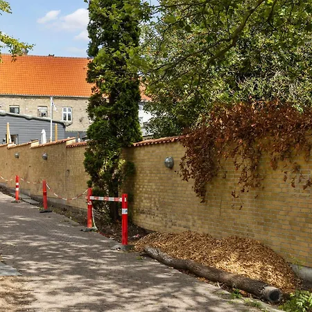 1 Bedroom Beautiful In