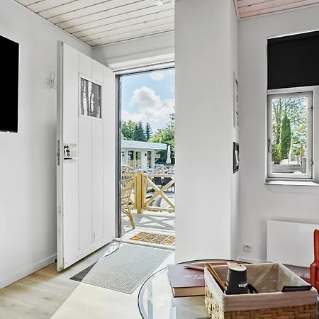 1 Bedroom Beautiful In Appartamento *